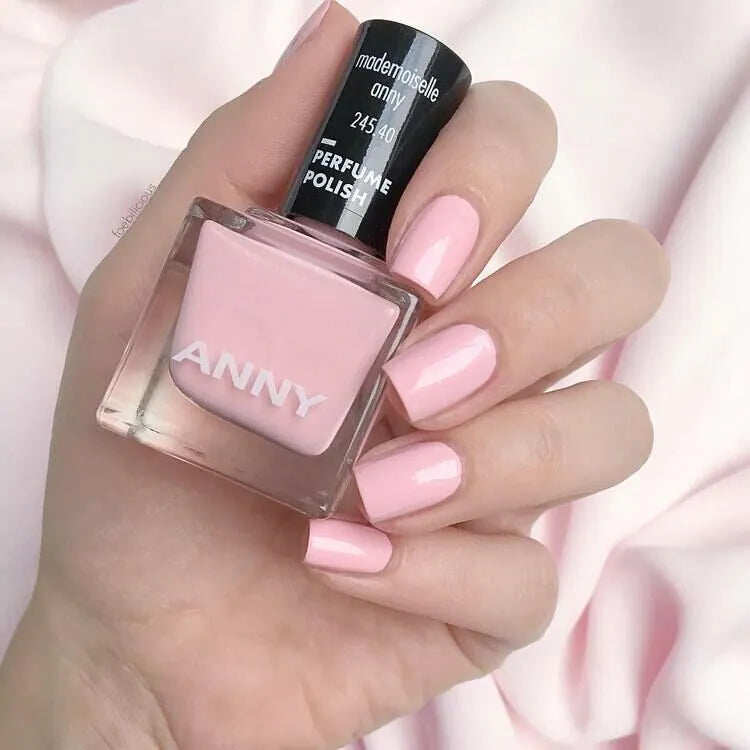 245.40 Mademoiselle Anny